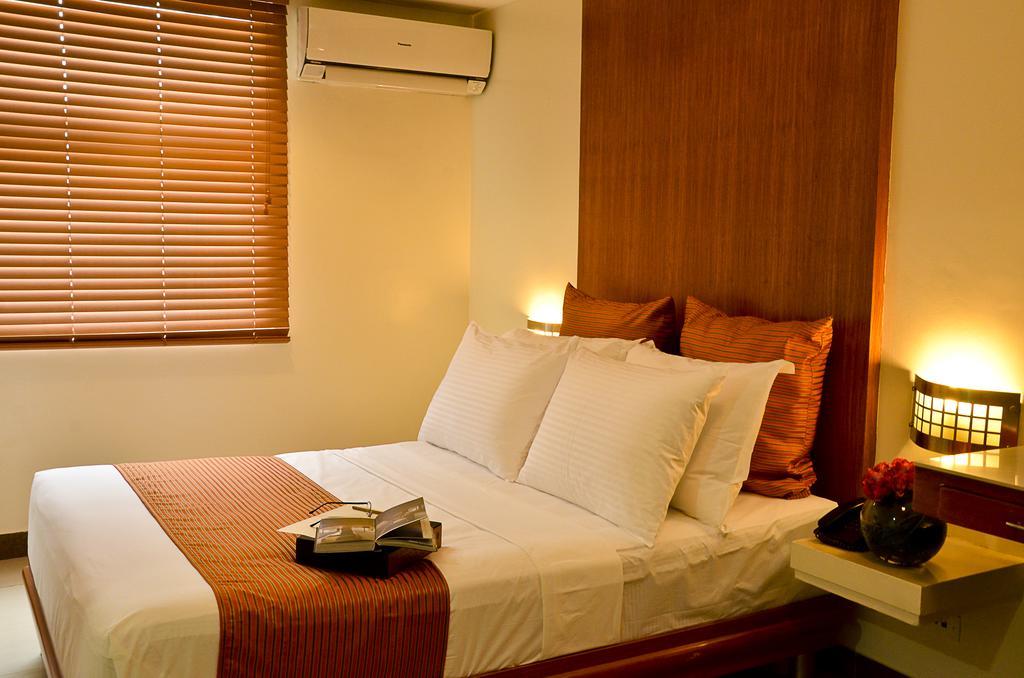 Pghi Hotel Quezon City Exterior photo
