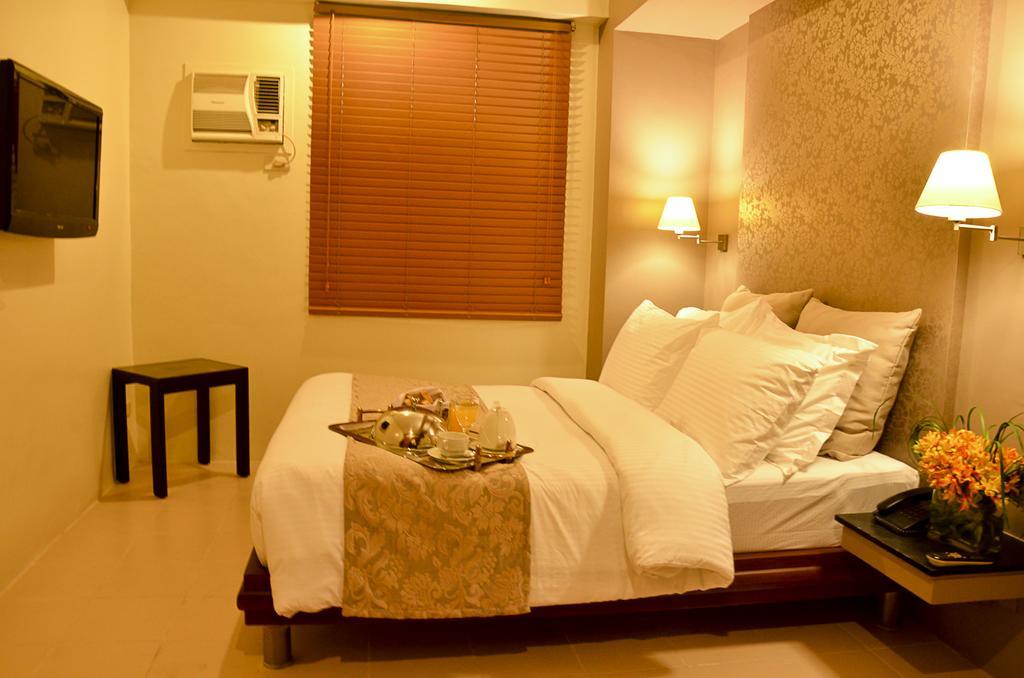 Pghi Hotel Quezon City Exterior photo