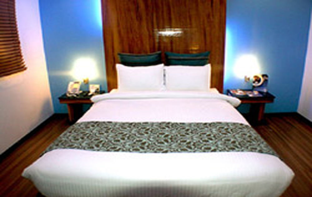 Pghi Hotel Quezon City Exterior photo