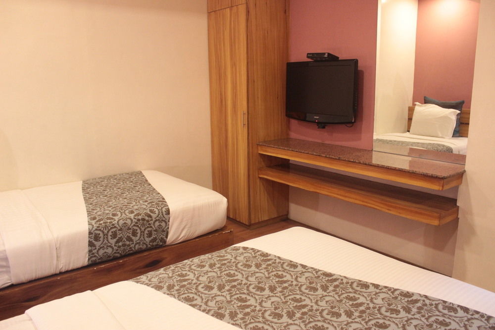 Pghi Hotel Quezon City Exterior photo