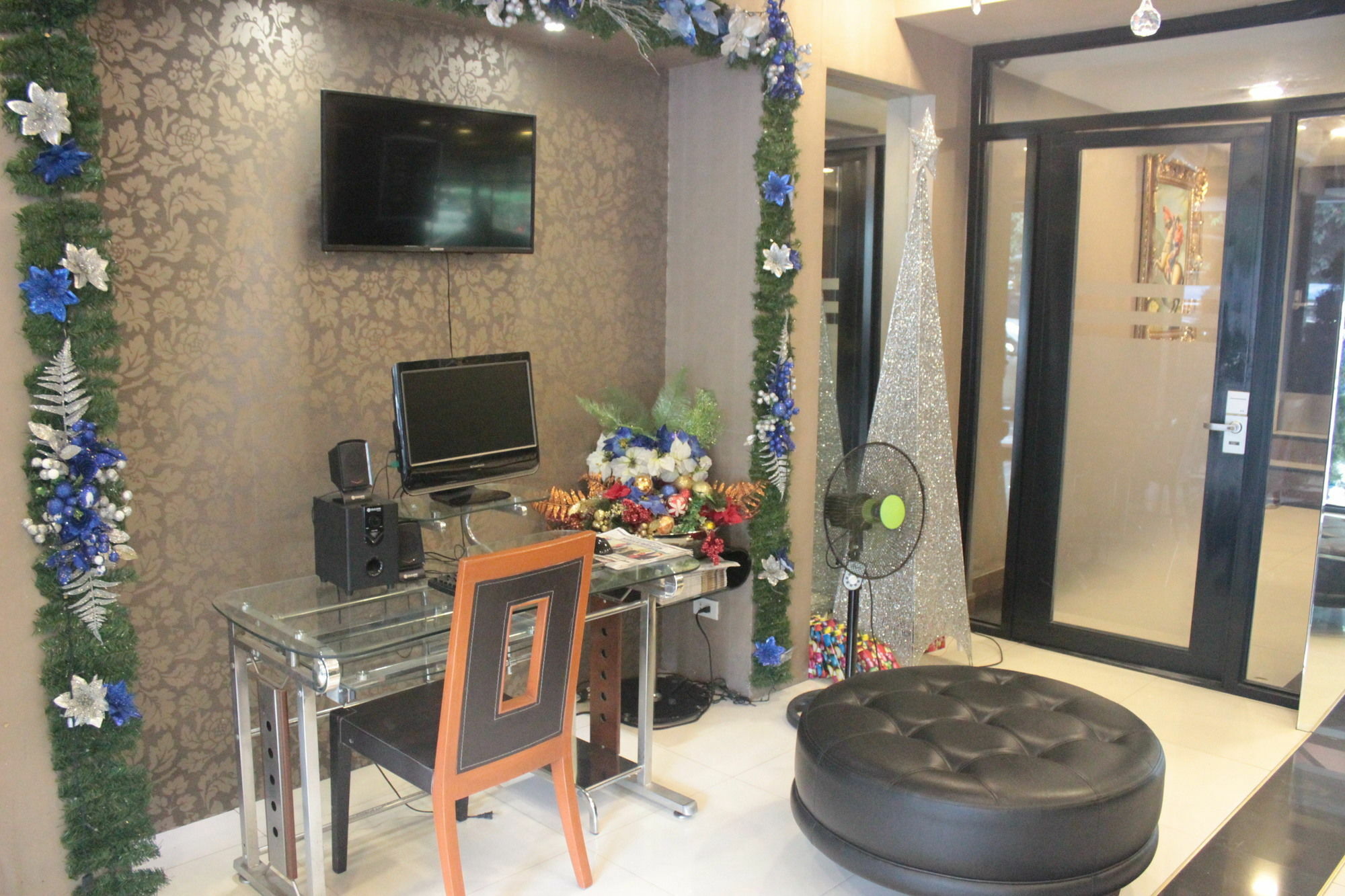 Pghi Hotel Quezon City Exterior photo